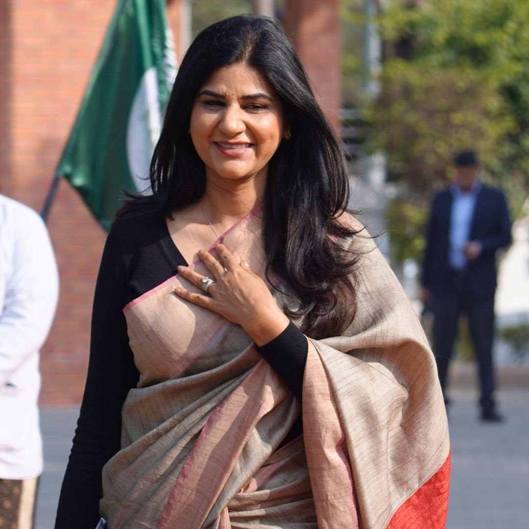 News Anchor Shobhna Yadav Ji